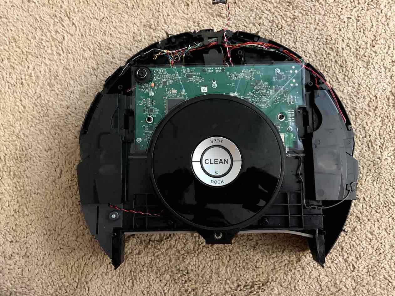 [10Steps] How To Clean A Roomba That Ran Over Poop Them Vacuums