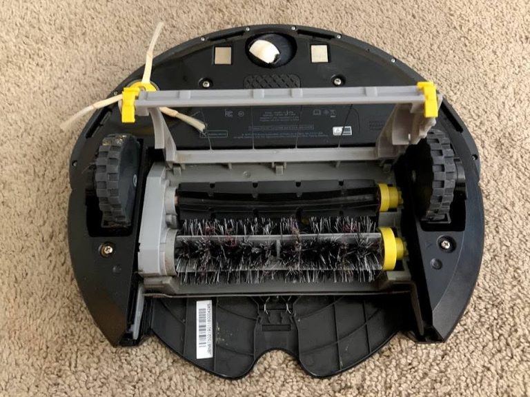 [10Steps] How To Clean A Roomba That Ran Over Poop Them Vacuums